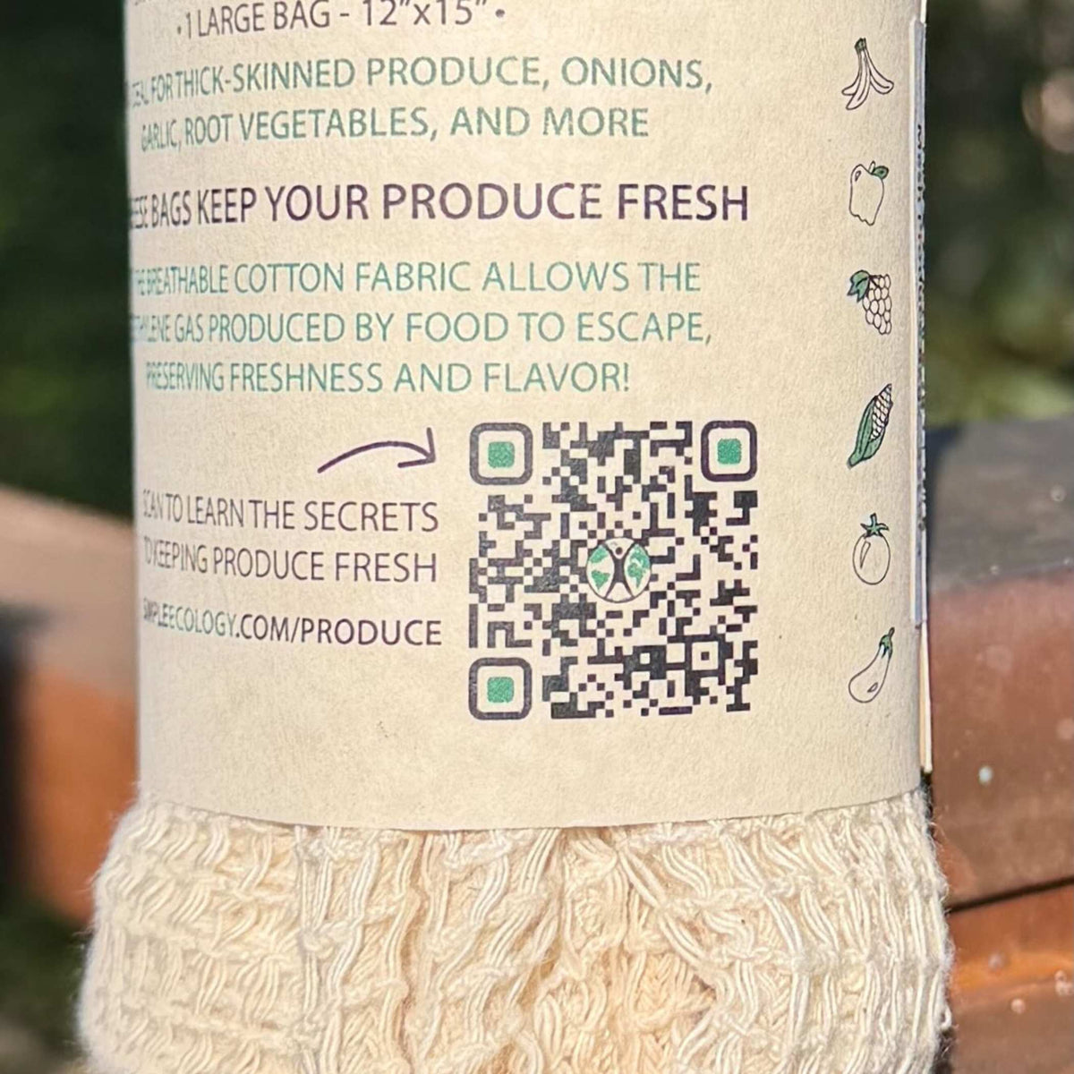 QR code on back label of organic cotton mesh produce bag set, linking to additional information on how they keep produce fresh